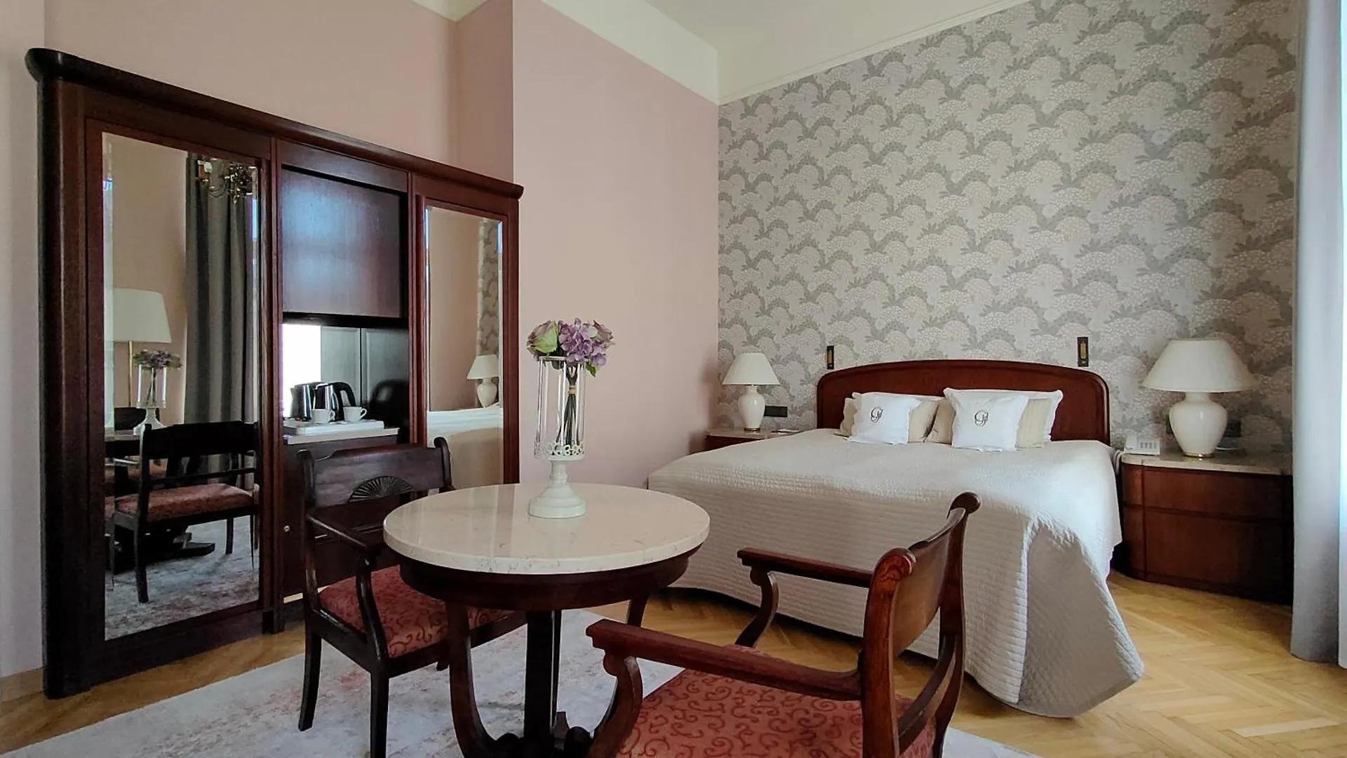 Grand Hotel Cracovie 5*,  Pologne